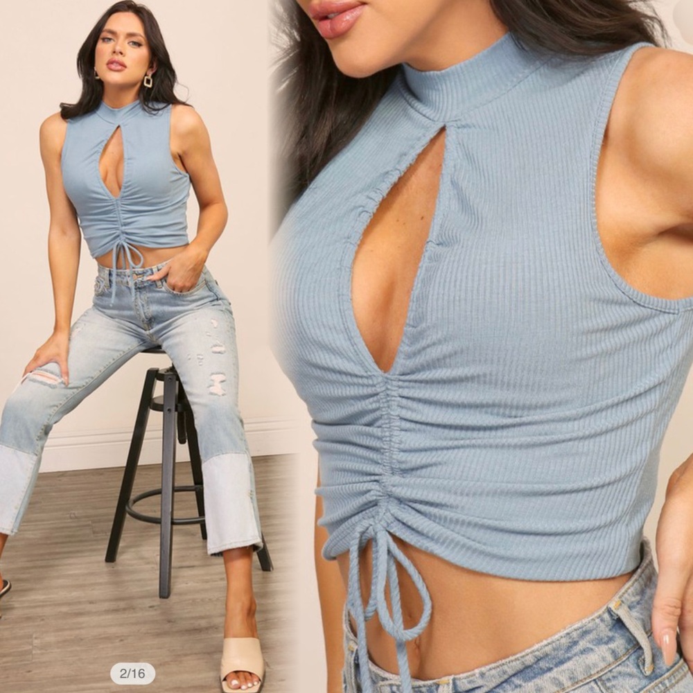 Sleeveless ruched crop top in
Blue